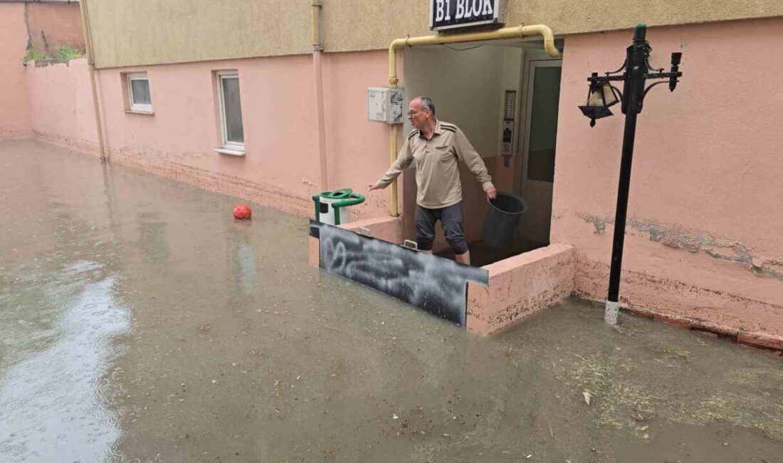 Karabük’te etkili olan şiddetli sağanak yağış hayatı olumsuz etkiledi. Yaklaşık