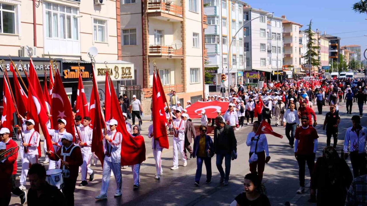 Karaman’da 19 Mayıs Atatürk’ü Anma, Gençlik ve Spor Bayramı düzenlenen