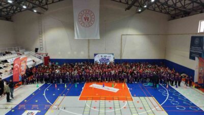 Karaman’da Dünya Çocuk Atletizm Günü etkinlikleri kapsamında bin 500 öğrencinin