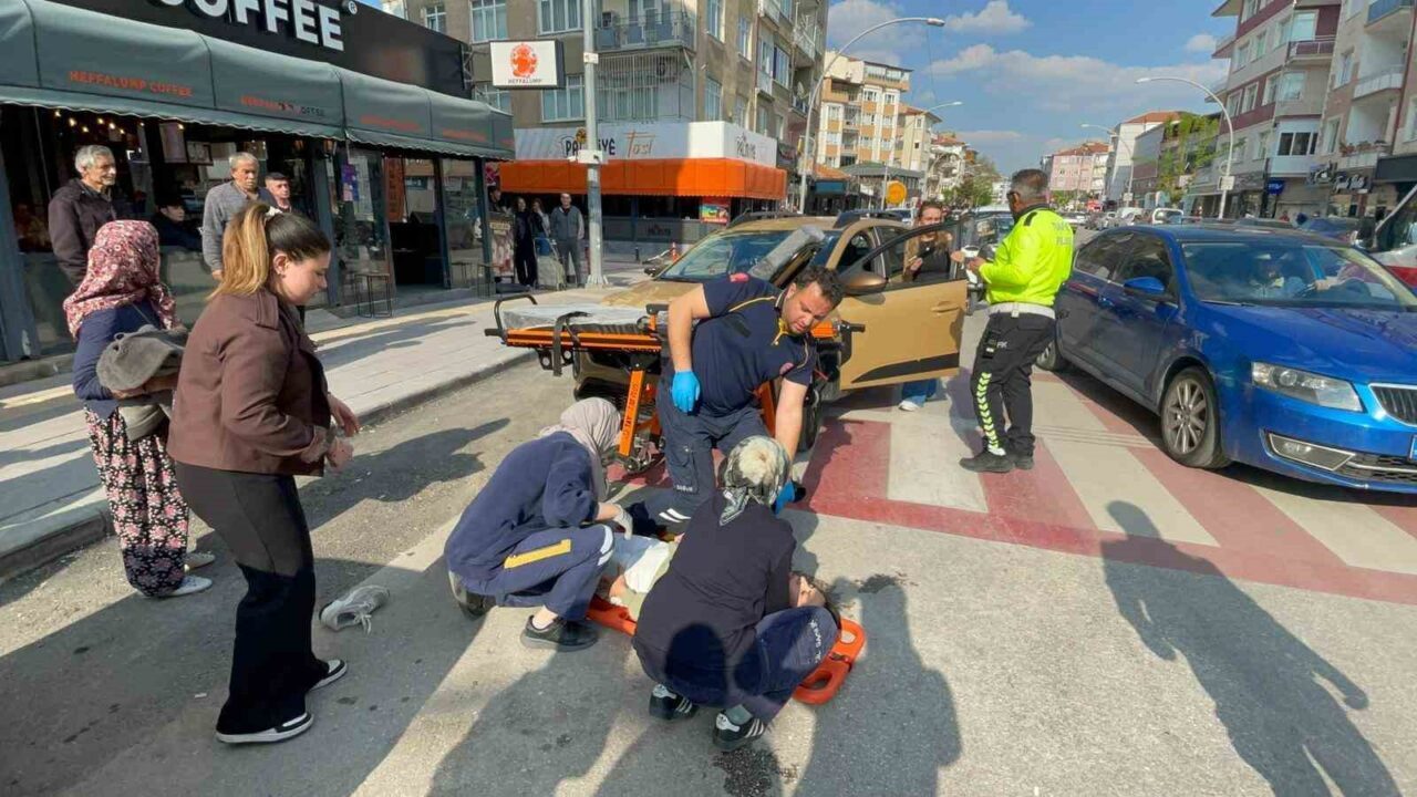 Karaman’da otomobille çarpışan motosikletin sürücüsü yaralandı. Kaza, Külhan Mahallesi Kemal