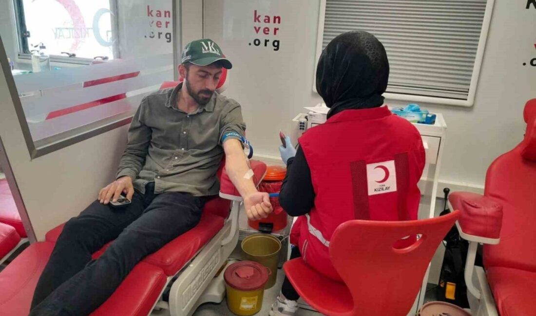 Konya’nın Karapınar ilçesinde Kızılay tarafından kan bağışı kampanyası düzenlendi. Konya