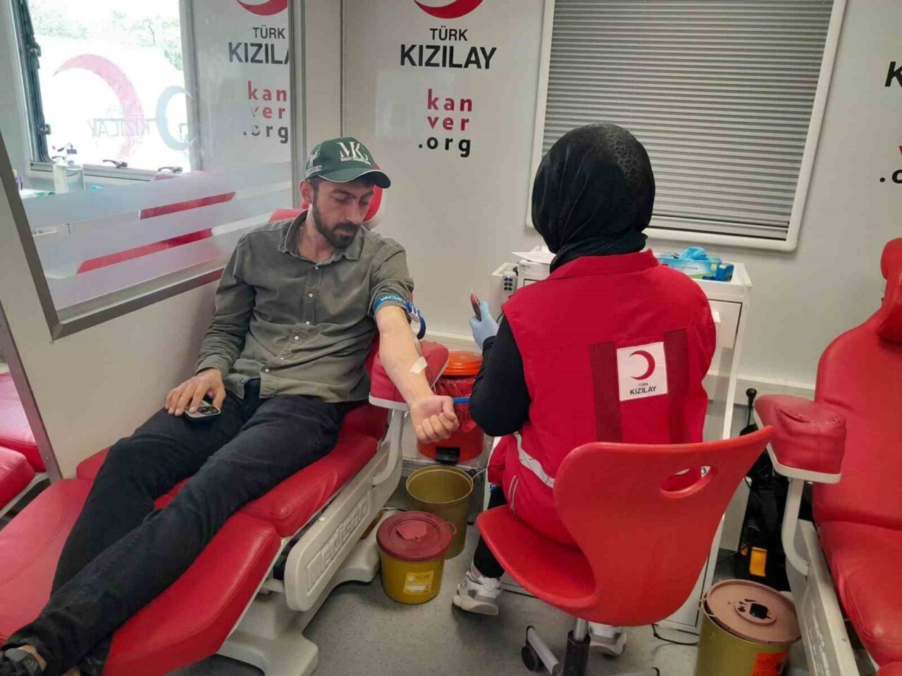 Konya’nın Karapınar ilçesinde Kızılay tarafından kan bağışı kampanyası düzenlendi. Konya