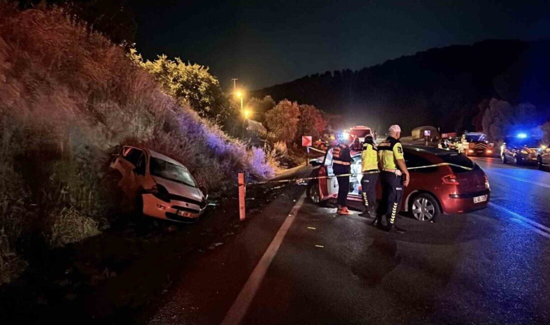 Burdur’un Bucak ilçesinde meydana gelen 4 araçlı zincirleme trafik kazasında