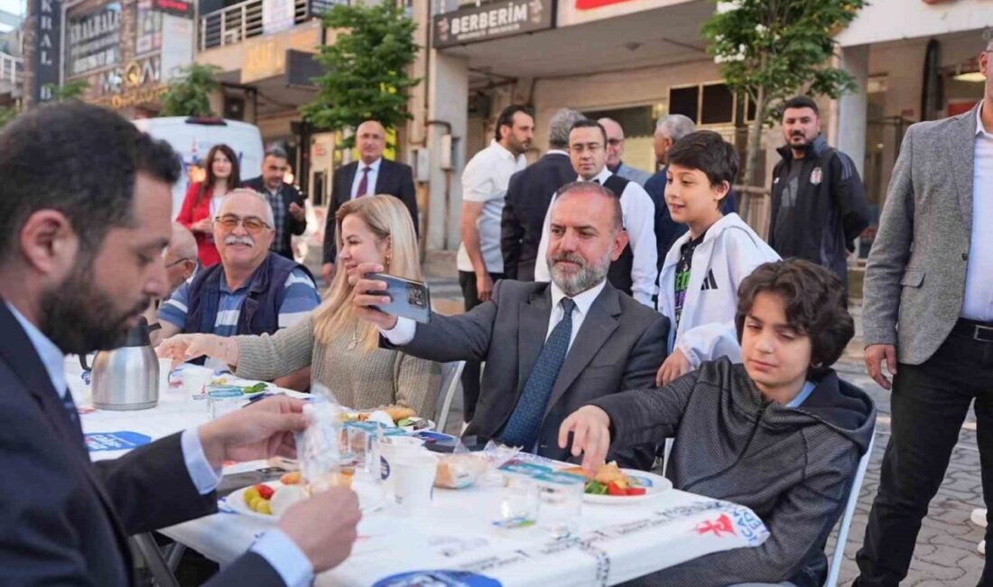 Sancaktepe Belediyesi’nce düzenlenen geleneksel bayram kahvaltısı, Kurban Bayramı’nın ilk gününde