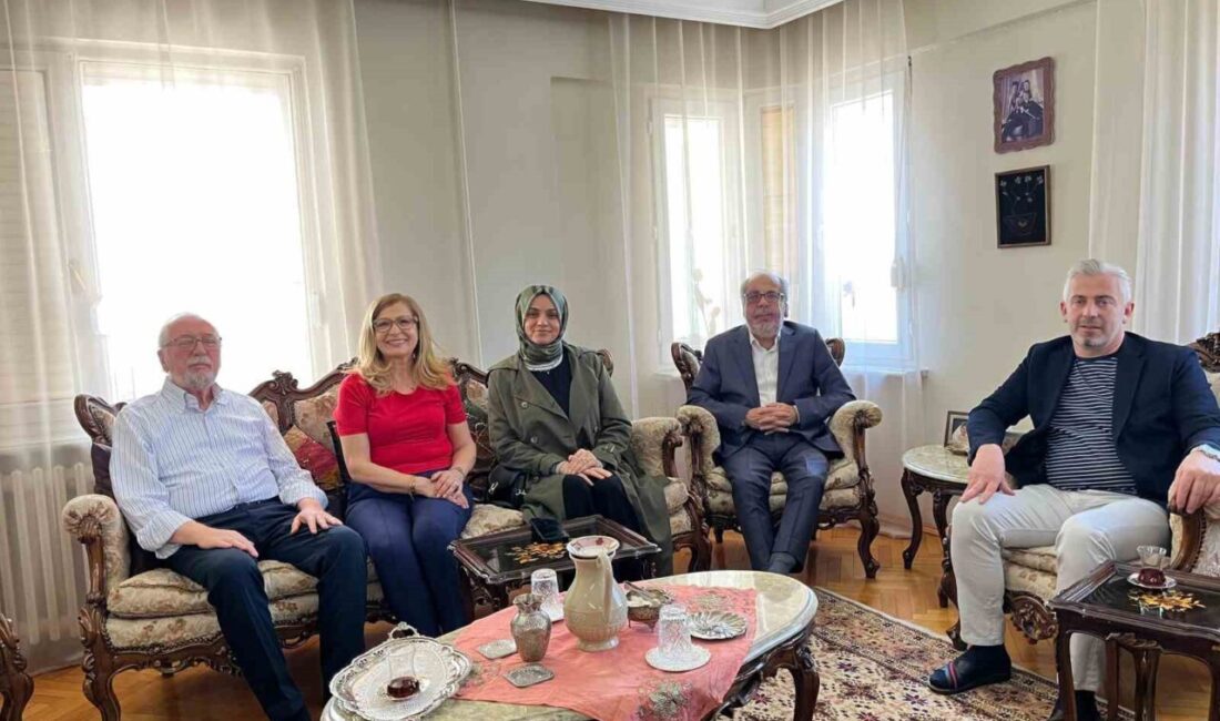 AK Parti Karesi İlçe Başkanı Hakan Aka, partinin 25 yıllık