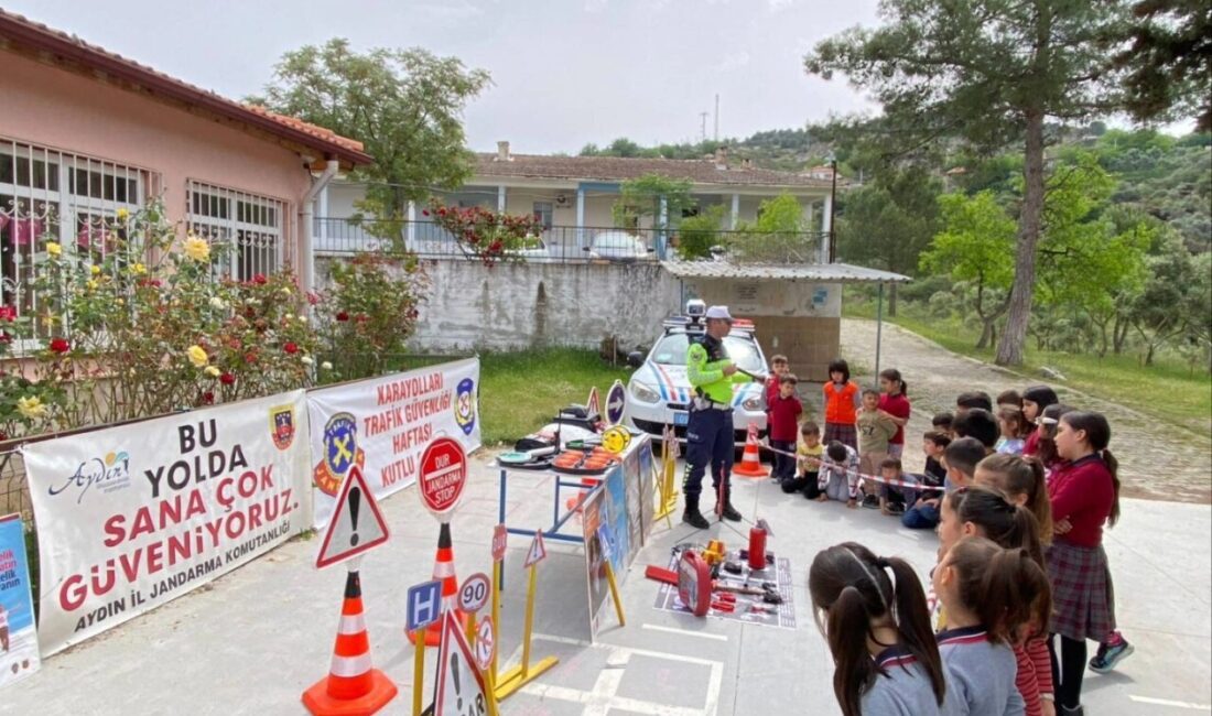 Karpuzlu’da Trafik Haftası kapsamında öğrencilere yönelik düzenlenen eğitimde, trafik kuralları