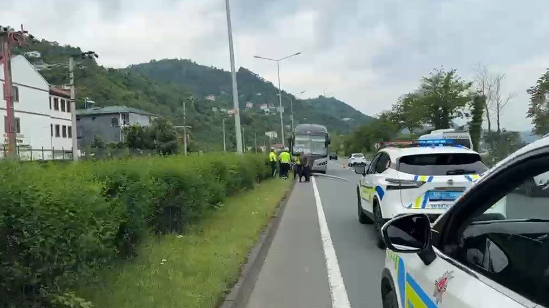 Antalya’da düzenlenen festivalden dönen yabancı uyruklu plakalı yolcu otobüsü, Trabzon’un
