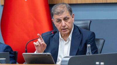 İzmir Büyükşehir Belediyesi Meclisi’nin olağanüstü toplantısında Karşıyaka Zübeyde Hanım Stadyumu