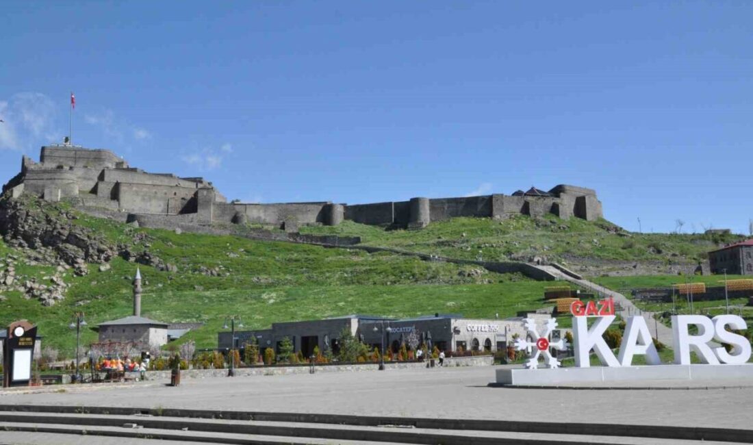 Kurban Bayramı dolayısıyla Kars’ta cadde ve sokaklarda alışılmış yoğunluk yerini