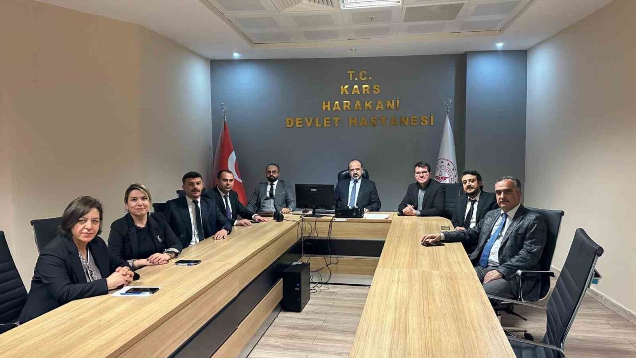 Kars’ta sağlık alanında yürütülen çalışmaların değerlendirildi. Harakani Devlet Hastanesi yönetimi