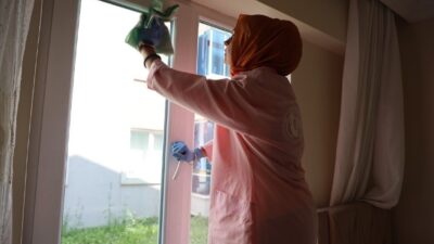 Kartepe’de hizmet veren “Alo Evlat Sağlık Kulübü” ekipleri, yaklaşan bayram
