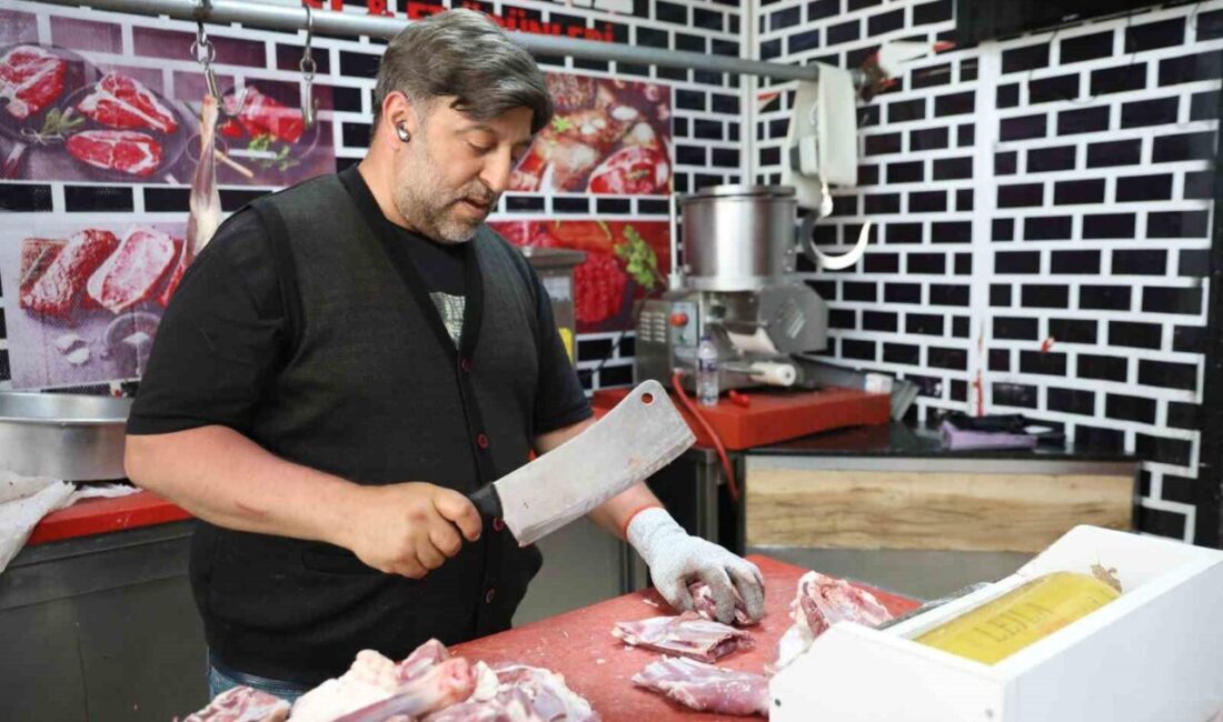 Kurban Bayramı’nda etlerini kıyma ve kuşbaşı olarak değerlendirmek isteyen vatandaşlar,