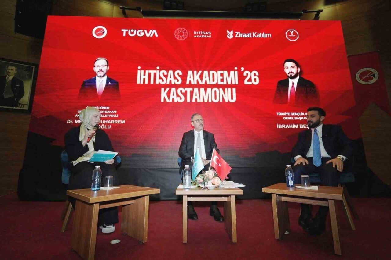 AK Parti İzmir Milletvekili Dr. Mehmet Kasapoğlu, TÜGVA tarafından düzenlenen