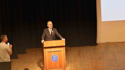 Önceki dönem Gençlik ve Spor Bakanı, AK Parti İzmir Milletvekili