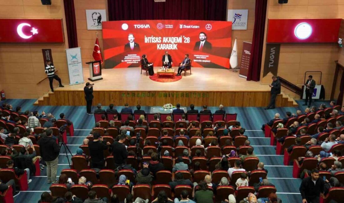Önceki dönem Gençlik ve Spor Bakanı ve İzmir Milletvekili Dr.