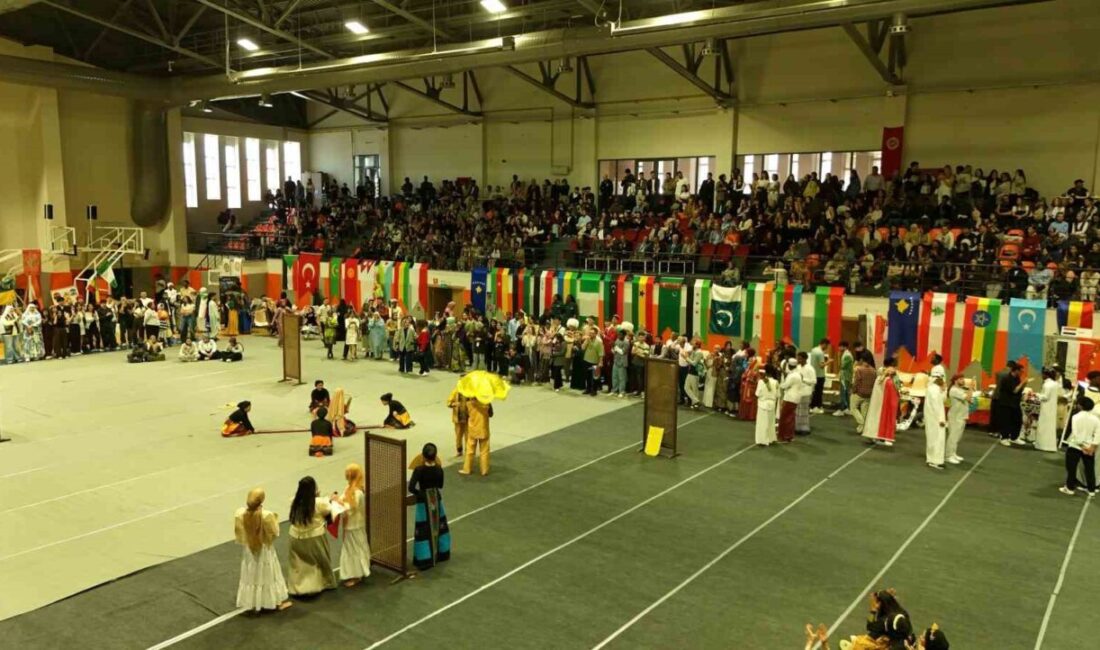 Kastamonu Üniversitesi’nin kuruluşunun 20. yılı etkinlikleri kapsamında düzenlenen Gençlik Festivali,