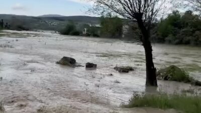 Kastamonu’nun Devrekani ilçesinde etkili olan kuvvetli sağanak sebebiyle tarım arazileri