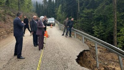 Kastamonu’nun Ağlı ilçesine bağlı Oluközü grup yolunda, etkili olan yağışlı