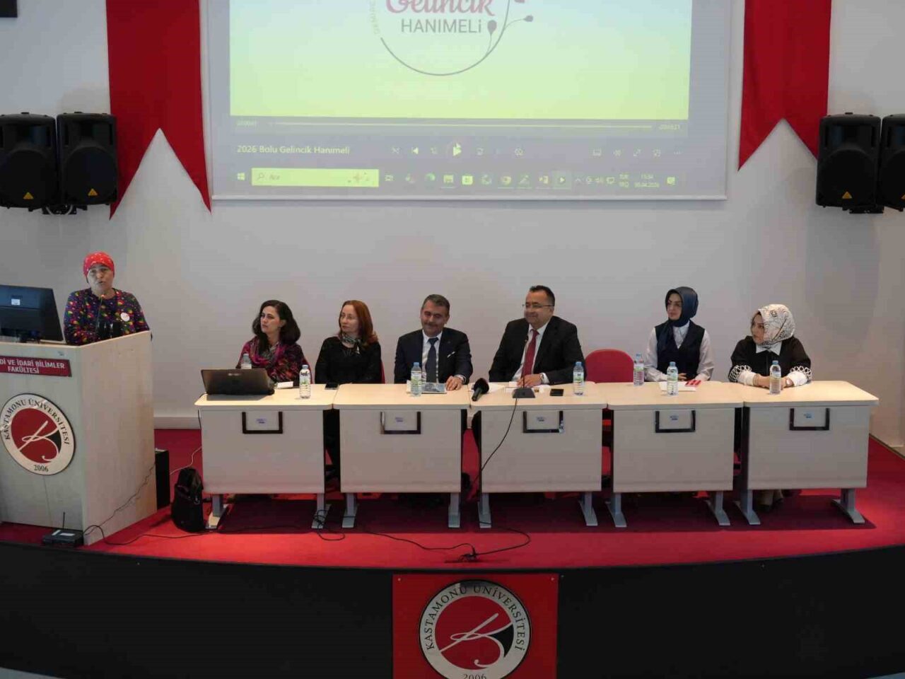 Kastamonu Üniversitesi’nde düzenlenen panelde, kooperatifleşme ve tarımda kadınların önemi ele