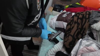 Kastamonu’da polis ekiplerince gerçekleştirilen tefecilik operasyonunda 3 şüpheli gözaltına alındı.