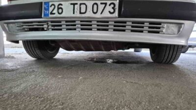 Eskişehir’de katlı otoparkta yakıt sızdıran otomobil kısa süreli paniğe sebep