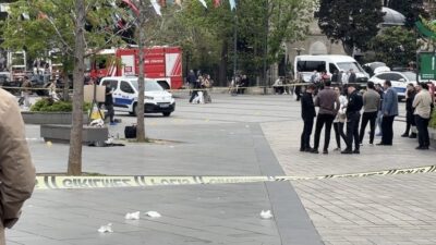 -Beşiktaş iskelesi önündeki iki grup arasında çıkan tartışma bıçaklı kavgaya