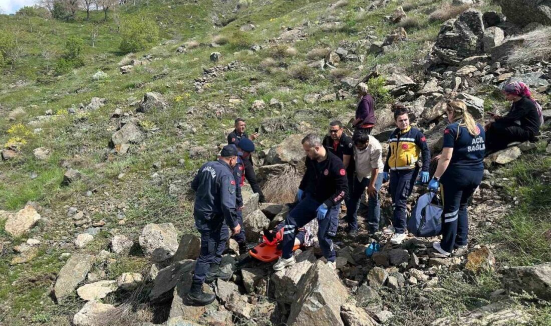Malatya’nın Pütürge ilçesinde keçilerini otlattığı sırada kayalıklardan düşerek mahsur kalan