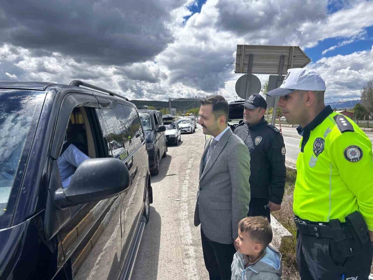Erzurum’un Aşkale ilçesinde Kurban Bayramı öncesi trafik güvenliği denetimleri artırıldı.