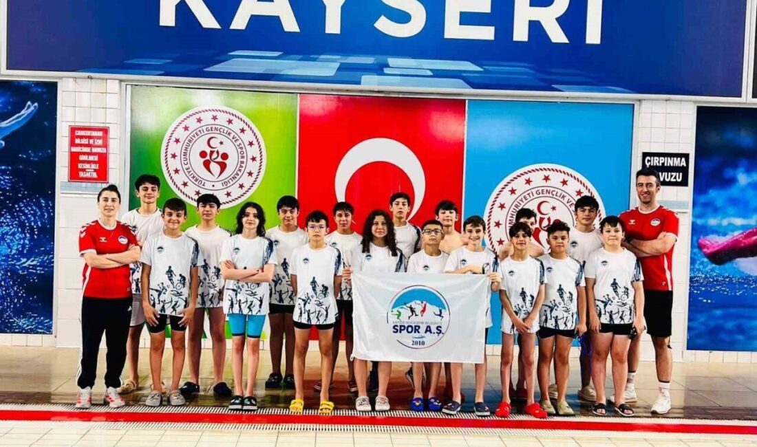 Kayseri’de düzenlenen 19 Mayıs Gençlik ve Spor Bayramı Yüzme Müsabakalarında