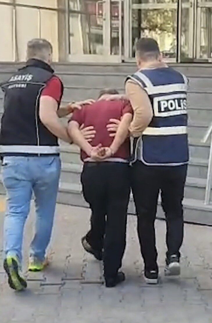 Kayseri’de polis ekipleri tarafından yapılan çalışmalarda, haklarında ‘kasten öldürme’ suçundan