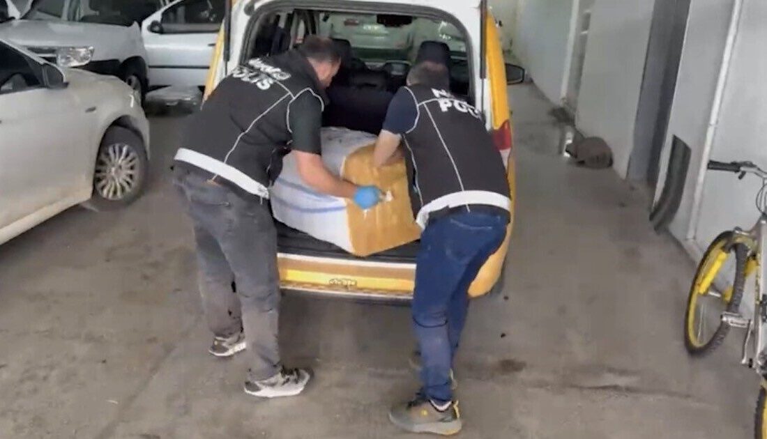 Kayseri’de polis ekipleri tarafından yapılan çalışmalarda 9 kilo 200 gram