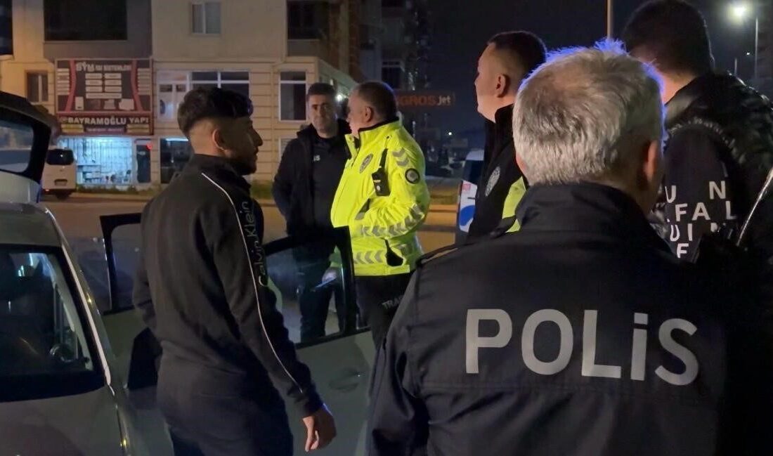 Kayseri’nin Kocasinan ilçesinde polis ekiplerinin şüphe üzerine durdurduğu otomobilin sürücüsü,