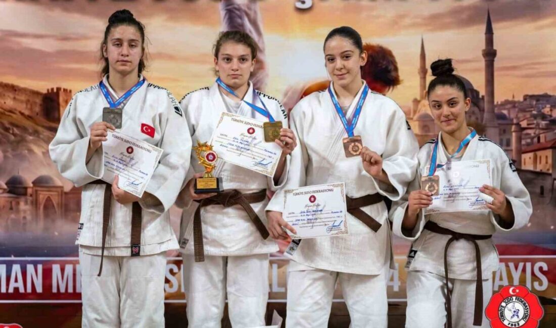 Spor Toto Minikler Türkiye Judo Şampiyonası’nda 63 kilogram sporcusu Selda
