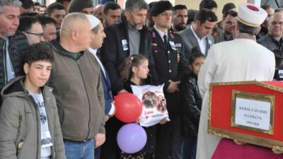 Balıkesir’de İzmir seferini yapan yolcu otobüsünün devrilmesi sonucu meydana gelen