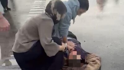 Yozgat’ta kaza yapanlara yardım etmek için yolun karşısına geçmek isterken