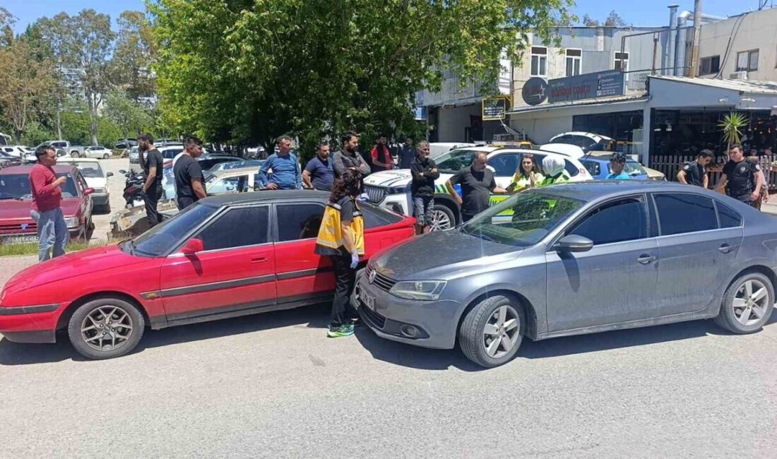 Antalya’nın Manavgat ilçesi Sanayi sitesinde dikkatsiz şekilde ’U’ dönüşü yapan