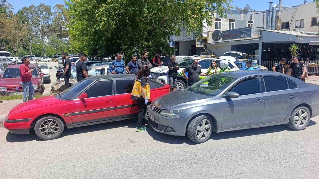 Antalya’nın Manavgat ilçesi Sanayi sitesinde dikkatsiz şekilde ’U’ dönüşü yapan