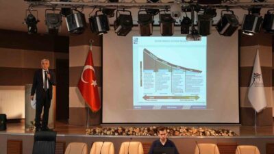Karabük Üniversitesi’nde (KBÜ) düzenlenen İş Sağlığı ve Güvenliği Haftası etkinliklerinde,