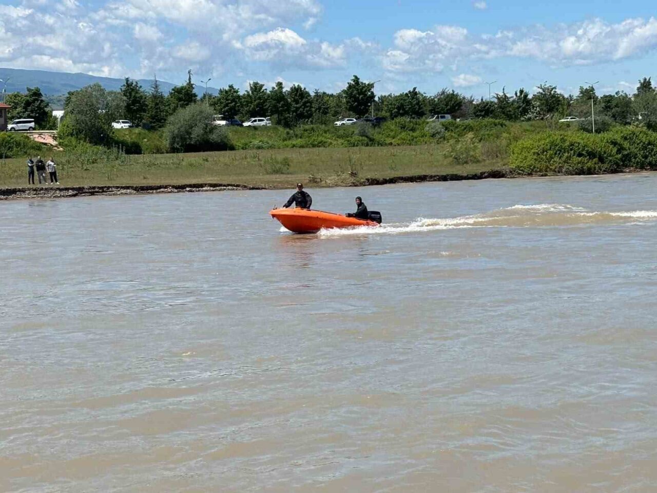 Tokat’ın Erbaa ilçesinde Kelkit Çayı’na düşerek kaybolan İlker P. ile