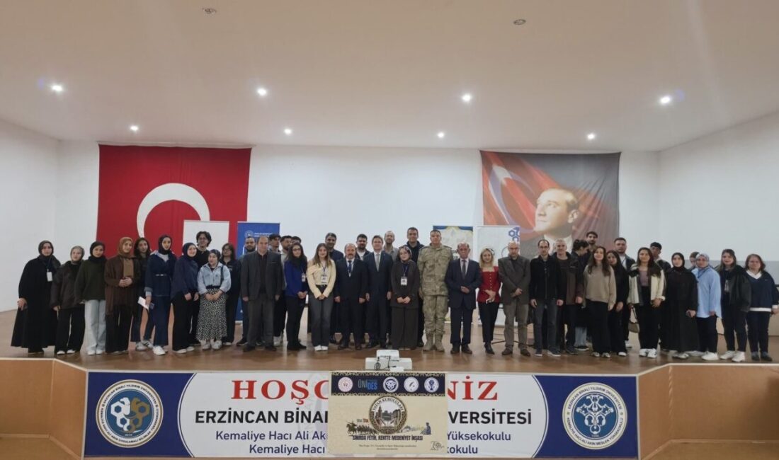Erzincan’ın Kemaliye ilçesinde düzenlenen panelde, Türk-İslam tarihinin önemli isimlerinden Eğinli