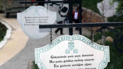 Erzincan’ın Kemaliye ilçesine bağlı Apçağa köyünde oluşturulan “Mani Yolu”, Osmanlı