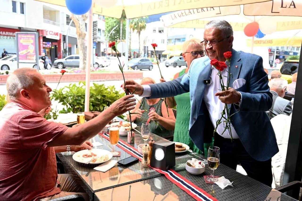 Norveç’in Milli Bayramı olan “Anayasa Günü”, Kemer’de yaşayan ve tatil