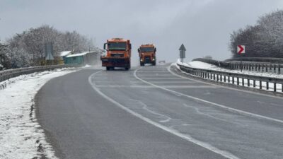Karabük’ün Eskipazar ilçesinde etkili olan soğuk hava ve kar yağışı