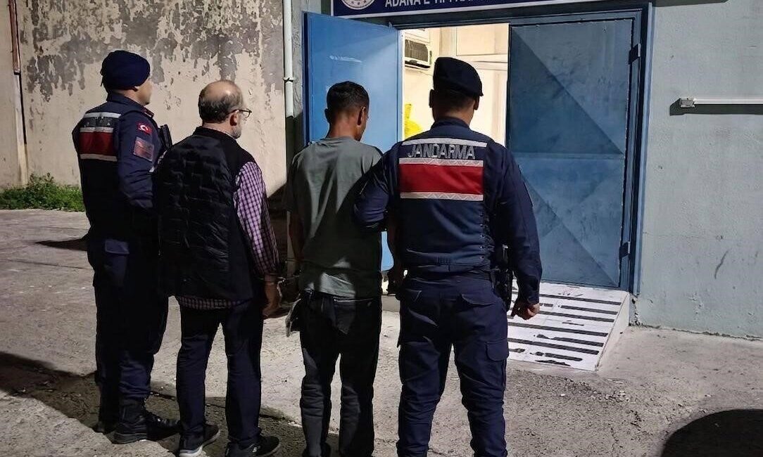 Adana’da yaşayan yaşlı çift, kendilerini polis olarak tanıtan dolandırıcılara yaklaşık