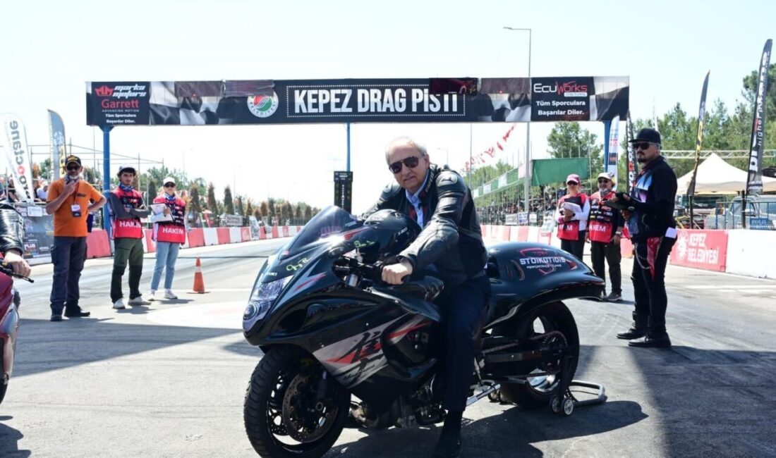 Kepez Belediyesi ile Türkiye Motosiklet Federasyonu iş birliğiyle düzenlenen MotoDrag