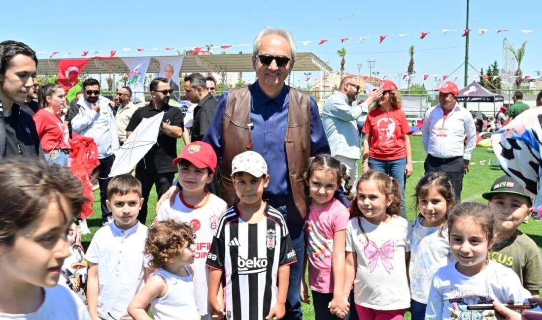 Kepez Belediyesi’nin iki gün sürecek GençFest etkinlikleri renkli görüntülerle başladı.