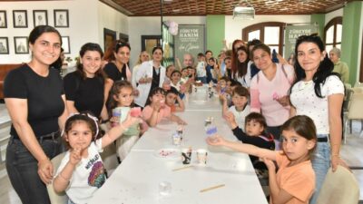 Kepez Belediyesi, Zübeyde Hanım Kadın Eğitim ve Sosyal Tesisi’nde anne
