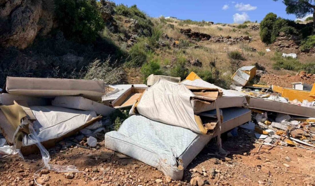 Kepez Belediyesi, çöp ve moloz dökülmesinin yasak olduğu bölgelerde yerleştirdiği