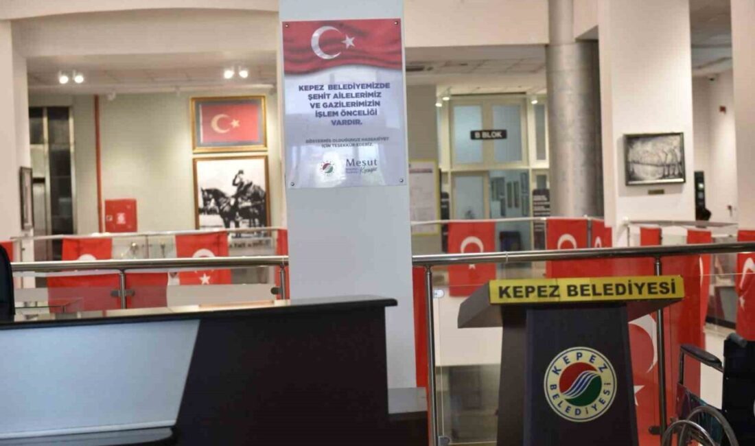 Kepez Belediye Başkanı Mesut Kocagöz’ün talimatıyla belediye hizmet binalarında şehit