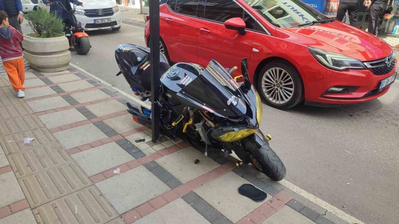Edirne’nin Keşan ilçesinde meydana gelen trafik kazasında hafif ticari araç